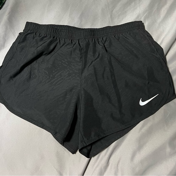 Nike Dri-fit shorts - Picture 2 of 3